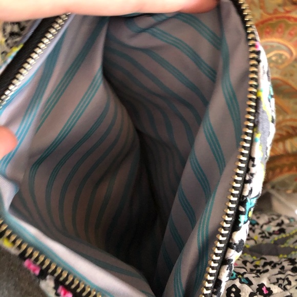 Vera Bradley Bag - Picture 6 of 6